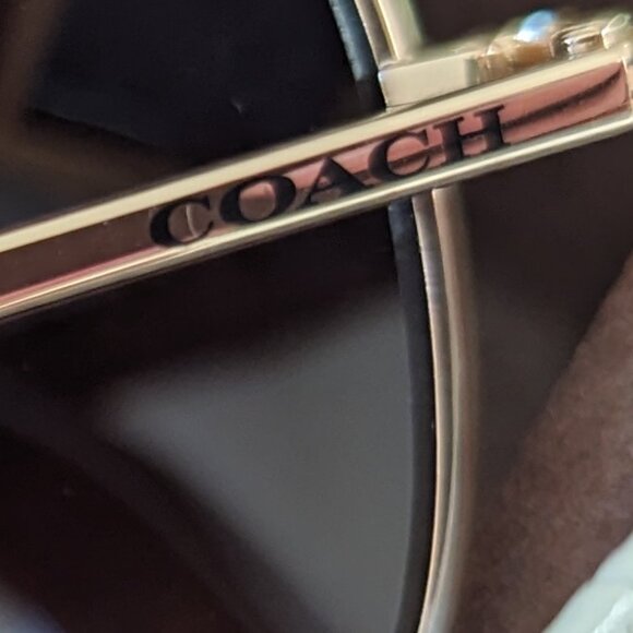 Coach aviator sunglasses, gold frame, with case - Picture 6 of 10